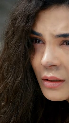 𝐄𝐛𝐫𝐮 𝐒̧𝐚𝐡𝐢𝐧 𝐎𝐬𝐦𝐚𝐧 ♡︎ on Instagram: "💔🥀... #hercai #reyyanşadoğlu #ebruşahi̇n #ebrusahin #ebruşahin_al"