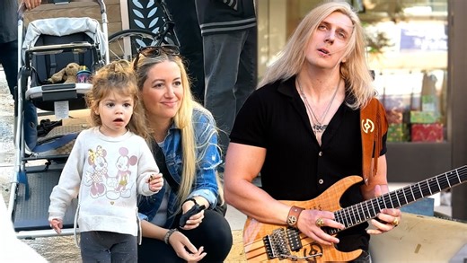 Crowd stops when I play "89 Plus" | DØVYDÅS