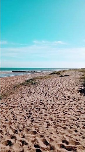 Why everyone is visiting Skegness right now #trending #skegness #beachwalk