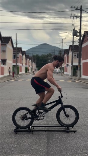 Roller ASMR Experience: Perfect Balance on Blades