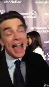 Peter Gallagher Sings The O.C. Theme Song!