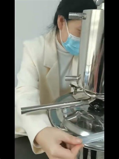 Small-scale essential oil distillation equipment