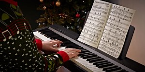 16 Easy Christmas Piano Songs | Gear4music