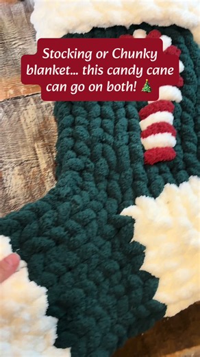 The cutest little candy cane for your chunky Christmas projects! ❤️🤍🎄 I added mine to a hand knit stocking, but imagine this on a chunky blanket too! 😍 No needles. No hooks. Just chunky yarn and your hands! 🧶 Save this tutorial for your holiday makes & follow for more chunky Christmas ideas! 🎅🏼✨ #ChunkyKnit #HandKnitting #CandyCane #ChristmasCrafts #ChunkyYarn