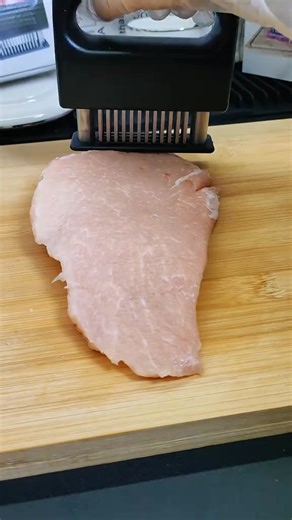 🍖 48-Blade Meat Tenderizer – Perfectly Tender Meat Every Time! 🔪 Easy to Use: Press the tenderizer into meat to deploy the 48 sharp blades, helping marinades absorb faster and deeper for juicy, flavorful results. 💪 High Quality: Crafted from food-grade materials, 48 stainless steel blades, and durable ABS plastic—rust and corrosion-resistant for lasting performance. 🌶️ Spice Absorption Made Easy: Breaks down meat fibers to help spices penetrate quickly and ensures even heat distribution for 