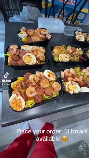 Place yall order‼️ they sold out yesterday🤗 THANK YOU TO EVERYONE THAT SUPPORTED ❣️ $25 with noodles $20 without noodles comes with 2 bags of cheddar and sour cream ruffles and a water‼️ Spicy Bowls #spicybowls #hot #snack #deliciousfood