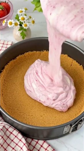 No Bake Marbled Strawberry Cheesecake