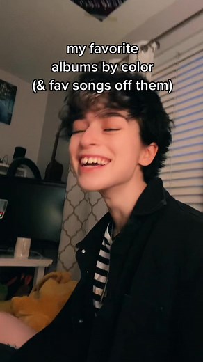 *chef’s kiss* @chloemoriondo54 @phoebebridgers69 / @tessaviolet @rex / @livbedumb @billieeilish @doddleoddle