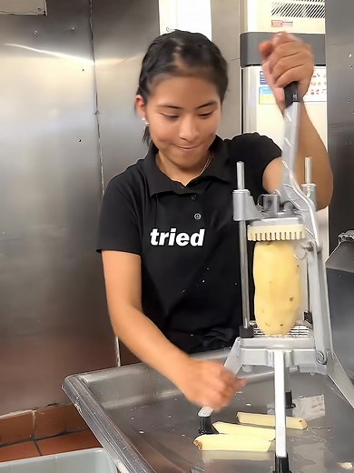 156K views · 499 reactions | Her First Day at Work Was a Lesson  | farfalight | Facebook