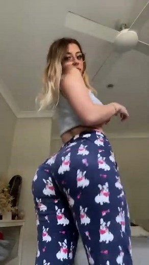 Twerking In PJs 🍑