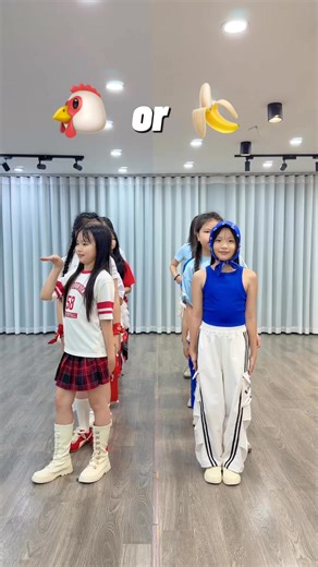 2M views · 23K reactions | Chicken or Banana?  | Inbox ngay cho Fanpage để ĐĂNG KÝ HỌC NHẢY các lớp học Trực tiếp và Online các bạn nhé ❤️ #trending #xuhuong #quanggiahuy #thayhuykiddance #LeCirque | Thầy Huy Kid Dance | Facebook