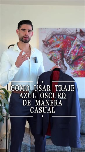 Algunas recomendaciones para usar traje azul oscuro de forma casual. @DEIVIN SLIM #mensuit #menfashion #estiloelegante #gentleman #ugccolombia Trajes para hombre, men’s suit style