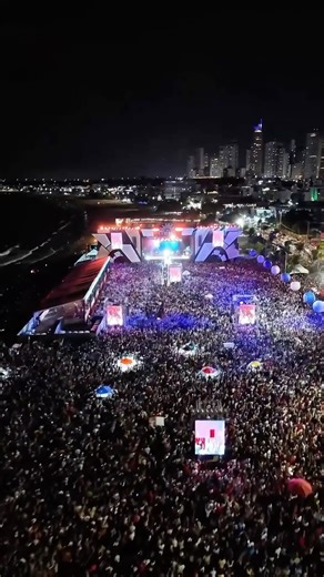 Frei Gilson/Som do Monte on Instagram: "Um dia histórico em João Pessoa, na Paraíba. Mais de 500 mil pessoas se reuniram neste final de 2025 para renovar a sua fé. Nunca mais esquecerei esse dia tão especial. 🙏✨"