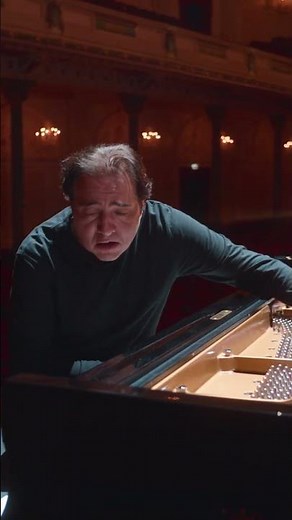 Fazil Say imitates the saz on piano - Concertgebouw Shorts