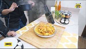 63 reactions · 13 comments | النهاردة هنعمل مقلوبة بالفراخ بطريقة سهلة وفي نفس الوقت مفيش ألذ منها. شوفوا الحلقة وركزوا فيها عشان تجربوا الوصفة وتقولولنا النتيجة #طشة_ايطالي Amr Habib - عمرو حبيب Ex.Chef aya elgarawany | Zanussi Egypt | Facebook