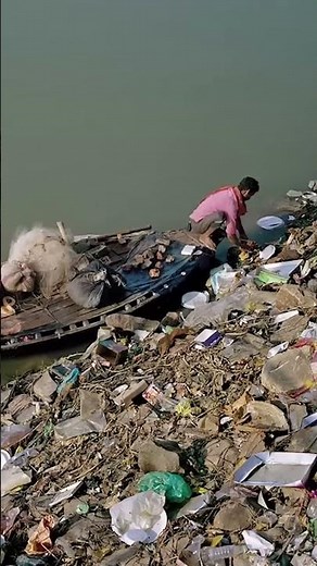 India's sacredly polluted river 🤔🇮🇳 #shorts