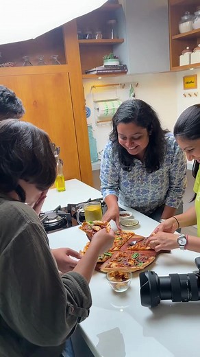 🎬 Behind the Scenes: Pizza Edition! 😉 This was the moment my team was waiting for when I was making the Pizza! 🍕😂 When they saw an opportunity to turn a Chicken Pizza into a Veggie Delight, they seized the moment! 😄 Who says cooking can't be full of surprises and laughter? 😊 Checkout the Full Recipe Video on my YouTube channel, Amrita Raichand : Chef & Beyond https://yt.openinapp.co/l755v #amritaraichand #asrworld #beyondtheplate #chefandbeyond #chickensausagepizza #pizza #beerandpizzaday 