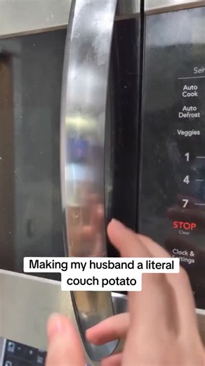 Zee And Han | Twitch: Thesonofhan on Instagram: "How to couch potato"