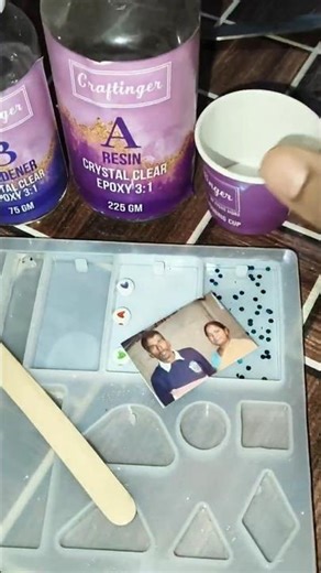 Resin Keychain Tutorial 🥰 #diy #resin #resincraft #diykeychain #tutien ❤️#photokeychain #@by_meghali