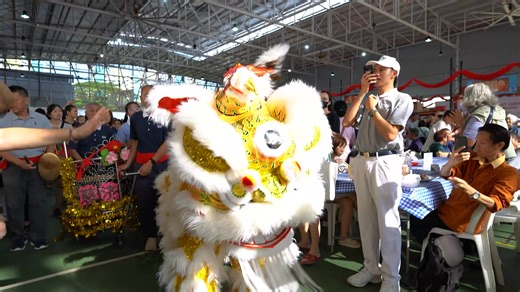 以为今天是来吃吃喝喝自拍的，结果秒变“厨余分类达人” 一不小心加入了环保组。 虽然做得腰酸背痛、厨余臭香臭香，却意外收获满满成就感。💚 We thought we were coming just to eat, drink, and take selfies today, but instead we accidentally joined the environmental protection squad and became “food-waste sorting pros”. Despite our sore backs and kitchen waste that smelled weirdly bad yet oddly fragrant, we walked away with an unexpected and overwhelming sense of accomplishment. #2026慈善绿色义卖会 #2026EcoFestiveCharityFair🍊 | Tzu Chi Merit SG 慈济功德会