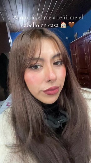 Cómo teñir el cabello de color chocolate en casa