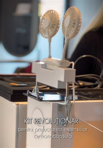 Revoluționăm modul în care lucrezi extensiile cu nanocapsulă. ✨ Acest kit profesional îți permite să prelucrezi extensiile rapid, precis și curat. Include 20 de accesorii esențiale pentru un rezultat impecabil. Primești cadou aparatul pentru lipirea extensiilor video curs dedicat. Tot ce ai nevoie pentru a duce serviciile tale la următorul nivel. 👉🏻Disponibil acum la Asha Hair. 📞 0729 198 020 📍 Calea Torontalului 104K, Timișoara 🌐 www.ashahair.ro #ashahair #extensiidepar #kitprofesional #na