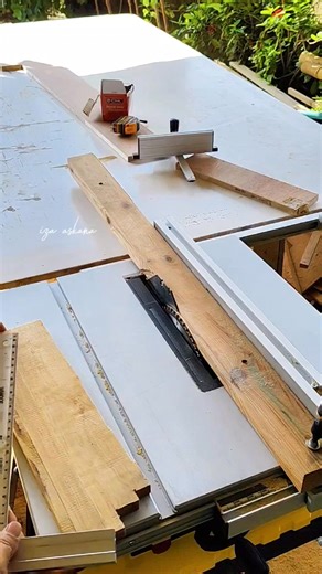 363K views · 3.2K reactions | If you don't have a jointer machine, you can use a table saw as an alternative to smooth the edges of the wood. #woodwork #woodworker #woodworking #woodcraft #diy #carpenter #reels #fyp | Iza Askana | Facebook