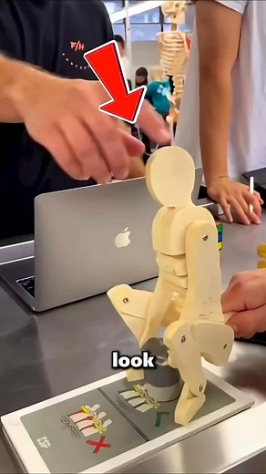 1.8M views · 7.4K reactions | This Toy Shows You How To Lift Heavy Things The Right Way  . . . . . . #toyshows #liftheavy #things #rightway #explorepage #exploremore #viralreels #reels | Labeeway | Facebook