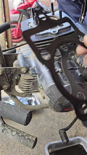 Cómo arreglar motor de moto por mala calidad de gasolina