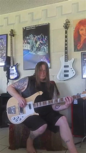 My humble attempt at Chuck Rainey's iconic bass line in Peg by Steely Dan 😎 PLEASE SUBSCRIBE✌️