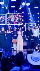 117K views · 4.8K reactions | ✨ Amigos pela fé ecoa no palco e no coração. Todos juntos, celebrando a força da união, da gratidão e dessa música que atravessa gerações. | SBT | Facebook