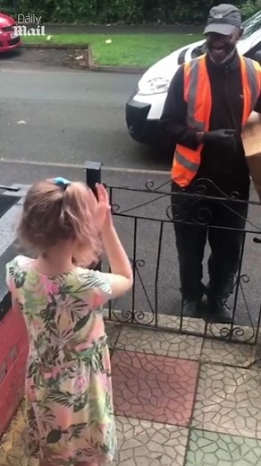 109K views · 896 reactions | What a wholesome friendship ❤️ | Daily Mail Video | Facebook