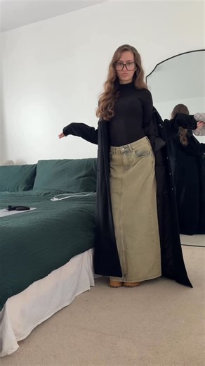 Laura on Instagram: "this is my casual 😇 • • • • • • #modestfashion #modeststreetfashion #femininestreetstyle #modestoutfit #modestfashionblogger #modestapparel #christianinfluencer"