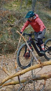  Salire in modo intelligente: con l'assistenza smart e la funzione Hill Hold della Performance Line CX, affronti salite ripide più facilmente anche quando devi spingere. Trova maggiori informazioni qui: https://www.bosch-ebike.com/it/prodotti/performance-line-cx #boschebike #FeelTheFlow #Schiebehilfe #HillHold #PerformanceLineCX | Bosch eBike Systems | Facebook