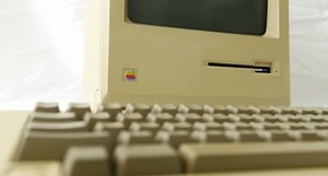 ¿A cuánto se vendería hoy la primera Mac de Apple lanzada hace 40 años?