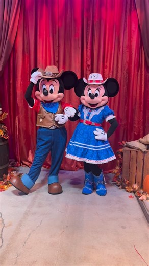 From safari to country! Moonlight Magic has been all over the map. | Unofficial Disney Character Hunting Guide