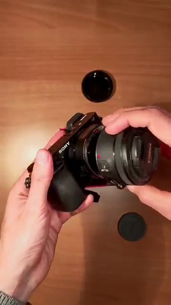 AF ADAPTER FOR CANON LENSES ON SONY MIRRORLESS CAMERA: ‪@viltroxofficial‬ EF-E5 🎥📸