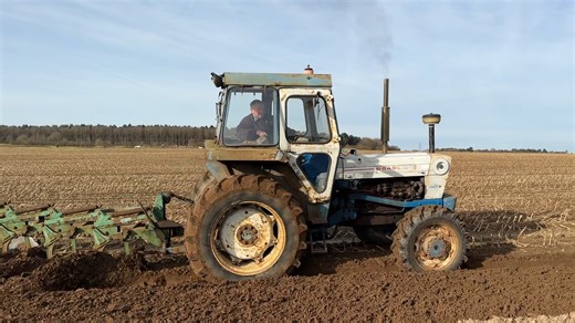From Notts working day 2019 This Roadless has a TW20 engine powering it, just listen to it purr. #agriculture #tractor #Ford #4wd | Kenny Wharton Photography