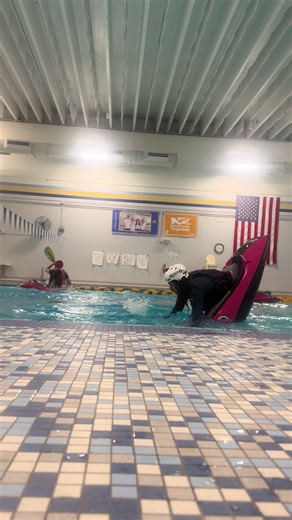 Sunday pool sesh!! #apexwatercraft #kayaking #kayakcoffee #apexrebound #playboat