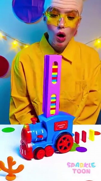🎢 😁 COUNTING Fun with DOMINO Train Toy! #Kids #Kids #Learning