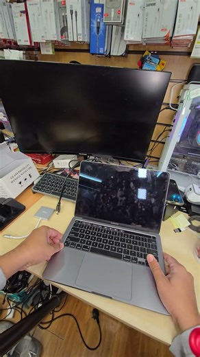 Dead MacBook Screen or Not? ⚡ Simple Display Test You MUST Try!#mac #NoDisplay #AppleTips