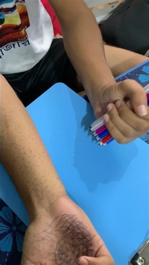 A mental is making tattoos by pens😂😂😂 #dothingsyoudontwanttodo #viral #tattos