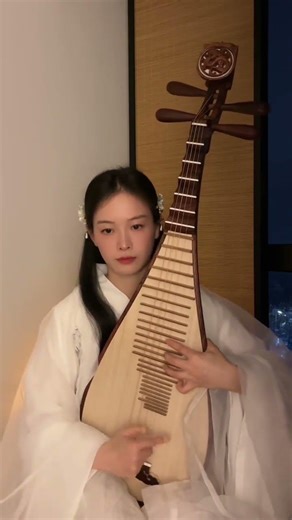 Unboxing My 200 Yuan Chinese Violin: A Journey into Eutopia's Musical Heart