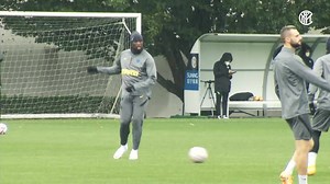 📹 Images of training on the eve of our Champions League fixture: ready to leave for Kiev! | Inter