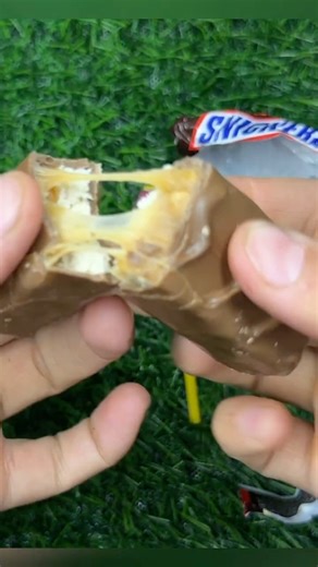 Snikers ASMR #asmr #snickers #chewy #funny