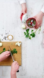 Save time and energy in the kitchen with our new and improved SuperSonic™ Choppers. With the help of our SuperSonic™ Chopper Compact, you'll be able to save time and keep your countertops clean - no electricity needed, and you won't get an uncomfortable hand cramp! From chopping herbs and veggies, to making salsas and dips, this tiny machine is just what your kitchen needs. #tupperware #tupplife | Tupperware Brands