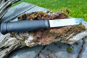 Anniversary Edition Morakniv Knife Review: The Mora 2000 (S)