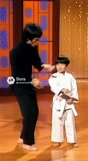 Bruce Lee and Brandon Lee give a demonstration. #brucelee #karatelife