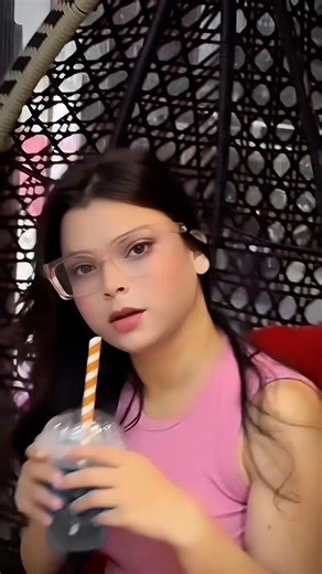 First kiss 💗#shots #youtubeshorts @Zainab__zyn