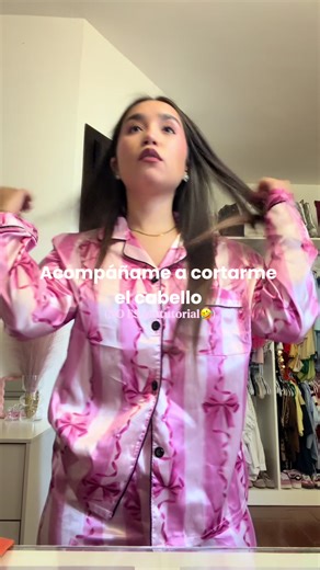 Acompáñame a cortarme el cabello🤣💕 ojito que no es tutorial amigas, solo que tenía unas tijeras y unas puntas que me estorbaban y me lo corté JAJAJA
